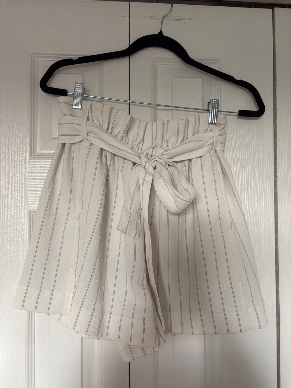 Wilfred by Aritzia High-Rise Striped Paperbag Shorts Size 10
